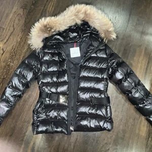 Moncler BLACK COAT, puffer down. Size 3 (large). Belt